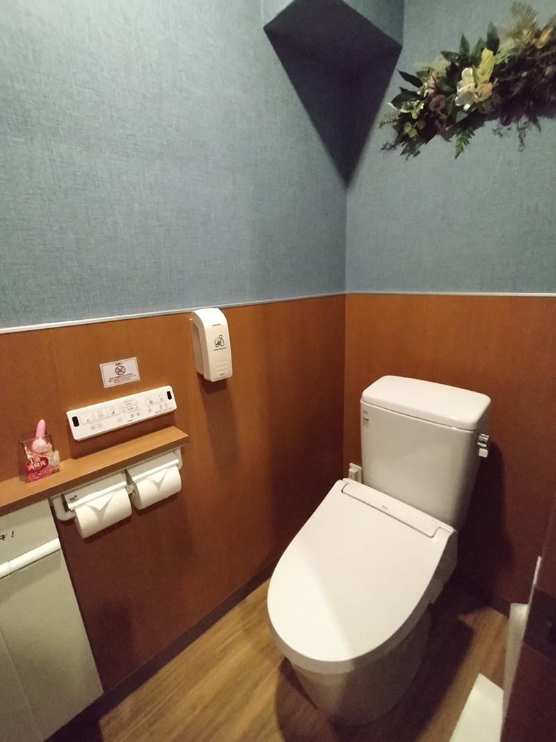 トイレを完全個室化にフルリフォーム!